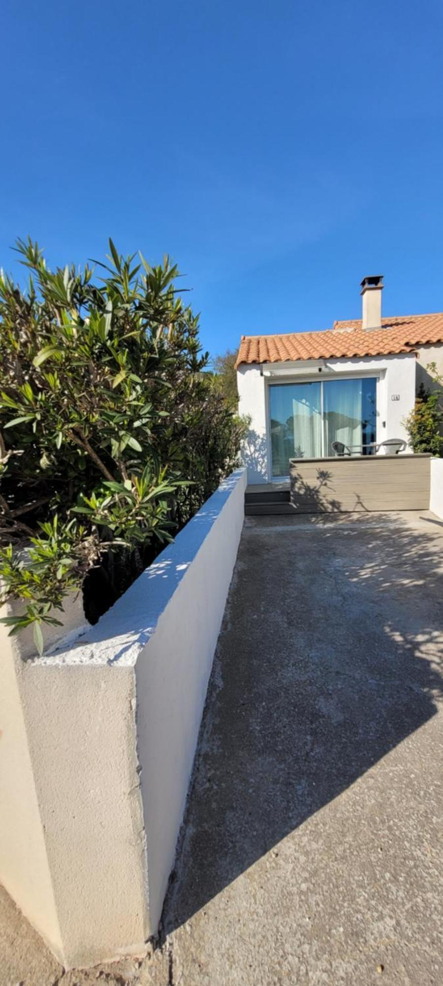 Villa Meze Avec Vue Face A L'Etang Extérieur photo